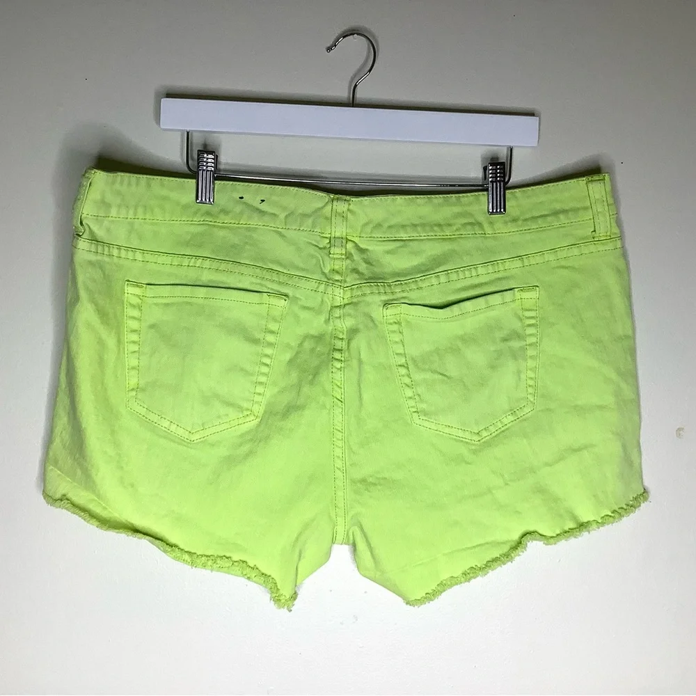 < Torrid Neon Yellow Cut Off Jean Shorts Size 18 > - Picture 5 of 6